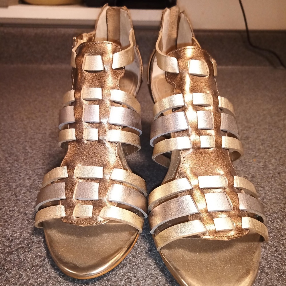 Gold Tone Glam Shoes, Size 7.5